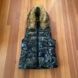 Aqua Camo women’s vest size large